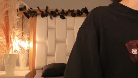 Snapshot of daphne_and_roger chatting on December 4, 2025, 10:57 am daphne_and_roger online show from December 4, 2025, 10:57 am