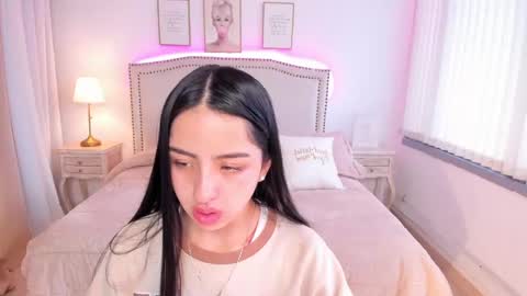 daphne_chers online show from February 16, 2025, 2:32 pm
