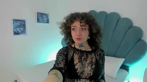 DaphneBlunt online show from November 5, 2025, 2:39 pm