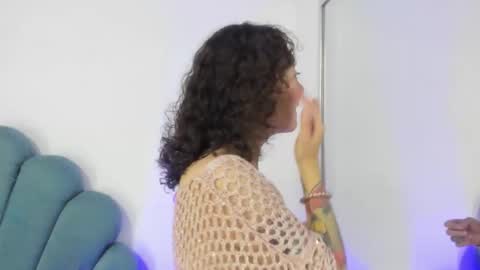 DaphneBlunt online show from December 5, 2025, 7:32 pm