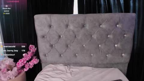 Snapshot of daphneglas chatting on November 19, 2025, 2:17 pm Daphne online show from November 19, 2025, 2:17 pm