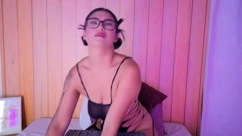 Daphne online show from November 12, 2025, 3:40 am