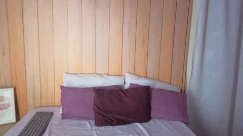 Daphne online show from November 21, 2025, 12:43 am