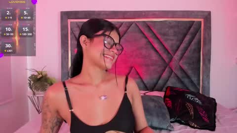 Snapshot of dapnne_ chatting on February 5, 2025, 9:07 pm Daphne online show from February 5, 2025, 9:07 pm