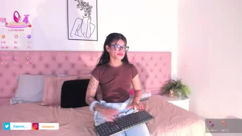 Snapshot of dapnne_ chatting on November 8, 2025, 1:00 pm Daphne online show from November 8, 2025, 1:00 pm