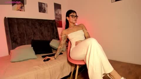 Snapshot of dapnne_ chatting on December 3, 2025, 8:29 pm Daphne online show from December 3, 2025, 8:29 pm