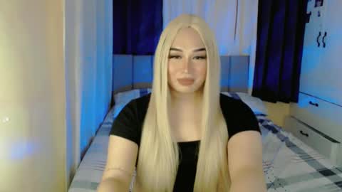 Snapshot of darcy_world chatting on December 7, 2024, 5:20 pm DARCY online show from December 7, 2024, 5:20 pm