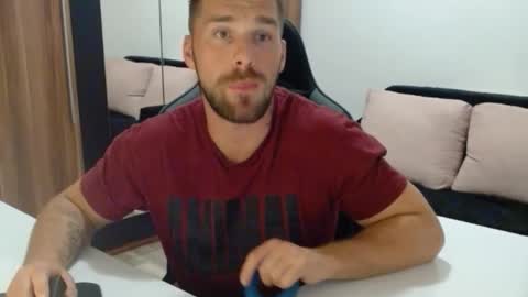 darius_94 online show from September 14, 2025, 5:45 pm