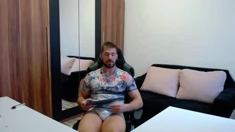 darius_94 online show from September 28, 2025, 5:35 am