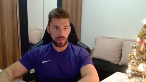 darius_94 online show from December 2, 2025, 5:24 am