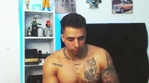 Snapshot of darius_phoenix chatting on December 15, 2024, 3:45 am Darius Phoenix online show from December 15, 2024, 3:45 am