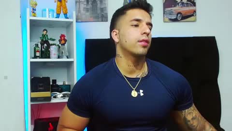 Snapshot of darius_phoenix chatting on December 17, 2024, 9:28 am Darius Phoenix online show from December 17, 2024, 9:28 am