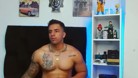 Snapshot of darius_phoenix chatting on December 17, 2024, 12:33 pm Darius Phoenix online show from December 17, 2024, 12:33 pm