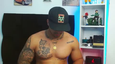 Snapshot of darius_phoenix chatting on December 21, 2024, 11:44 am Darius Phoenix online show from December 21, 2024, 11:44 am