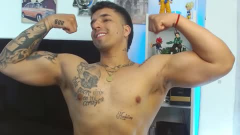 Snapshot of darius_phoenix chatting on December 27, 2024, 12:56 pm Darius Phoenix online show from December 27, 2024, 12:56 pm