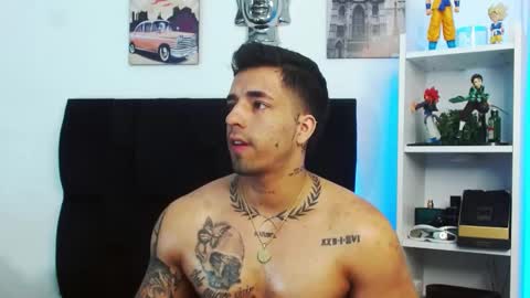 Snapshot of darius_phoenix chatting on December 29, 2024, 2:42 pm Darius Phoenix online show from December 29, 2024, 2:42 pm