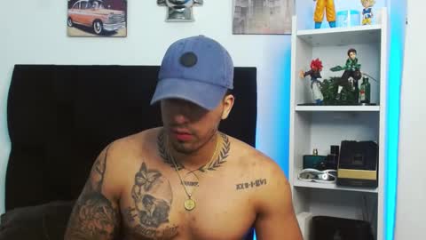 Snapshot of darius_phoenix chatting on December 31, 2024, 8:04 am Darius Phoenix online show from December 31, 2024, 8:04 am