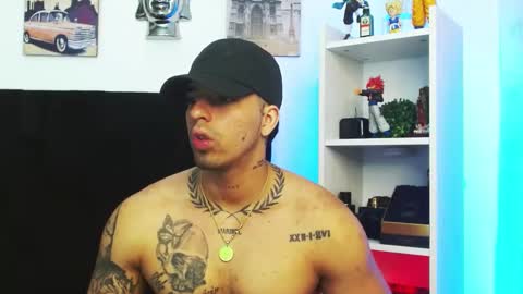 Snapshot of darius_phoenix chatting on January 3, 2025, 5:31 pm Darius Phoenix online show from January 3, 2025, 5:31 pm