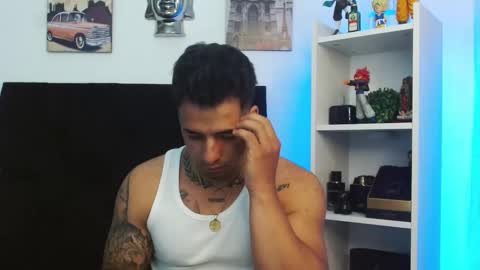 Snapshot of darius_phoenix chatting on January 4, 2025, 4:32 pm Darius Phoenix online show from January 4, 2025, 4:32 pm