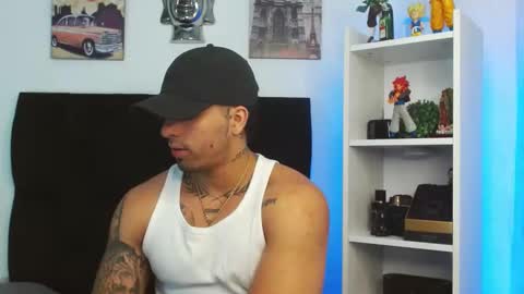 Snapshot of darius_phoenix chatting on January 12, 2025, 12:18 am Darius Phoenix online show from January 12, 2025, 12:18 am