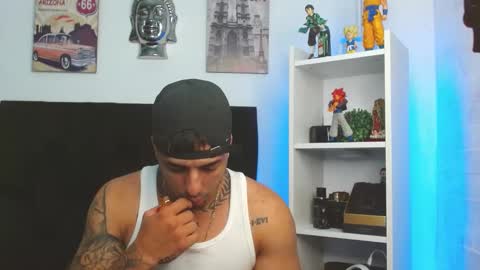 Snapshot of darius_phoenix chatting on January 13, 2025, 3:34 am Darius Phoenix online show from January 13, 2025, 3:34 am