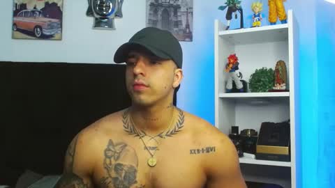 Snapshot of darius_phoenix chatting on January 22, 2025, 9:35 am Darius Phoenix online show from January 22, 2025, 9:35 am