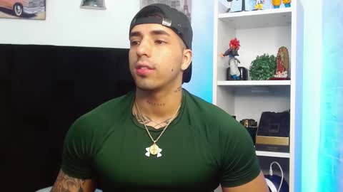 Snapshot of darius_phoenix chatting on January 25, 2025, 6:34 am Darius Phoenix online show from January 25, 2025, 6:34 am