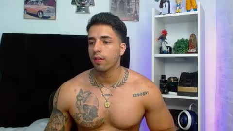 Snapshot of darius_phoenix chatting on January 25, 2025, 12:37 pm Darius Phoenix online show from January 25, 2025, 12:37 pm