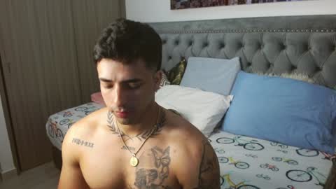 Snapshot of darius_phoenix chatting on February 2, 2025, 4:15 am Darius Phoenix online show from February 2, 2025, 4:15 am