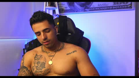 Snapshot of darius_phoenix chatting on February 3, 2025, 9:29 pm Darius Phoenix online show from February 3, 2025, 9:29 pm