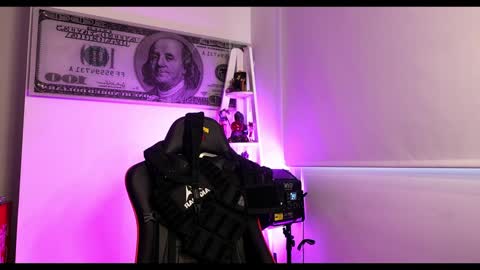 Snapshot of darius_phoenix chatting on February 5, 2025, 9:07 pm Darius Phoenix online show from February 5, 2025, 9:07 pm