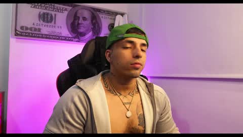 Snapshot of darius_phoenix chatting on February 8, 2025, 4:14 am Darius Phoenix online show from February 8, 2025, 4:14 am