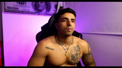 Snapshot of darius_phoenix chatting on February 11, 2025, 9:53 am Darius Phoenix online show from February 11, 2025, 9:53 am