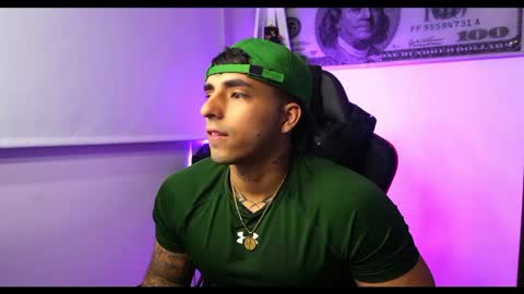 Snapshot of darius_phoenix chatting on February 12, 2025, 4:54 am Darius Phoenix online show from February 12, 2025, 4:54 am