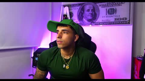 Snapshot of darius_phoenix chatting on February 12, 2025, 7:55 am Darius Phoenix online show from February 12, 2025, 7:55 am