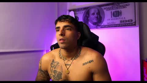 Snapshot of darius_phoenix chatting on February 13, 2025, 4:00 am Darius Phoenix online show from February 13, 2025, 4:00 am