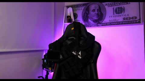 Snapshot of darius_phoenix chatting on February 13, 2025, 7:03 am Darius Phoenix online show from February 13, 2025, 7:03 am