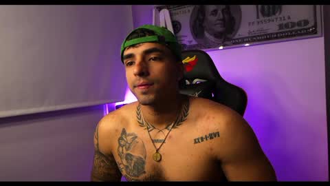 Snapshot of darius_phoenix chatting on February 14, 2025, 7:38 am Darius Phoenix online show from February 14, 2025, 7:38 am