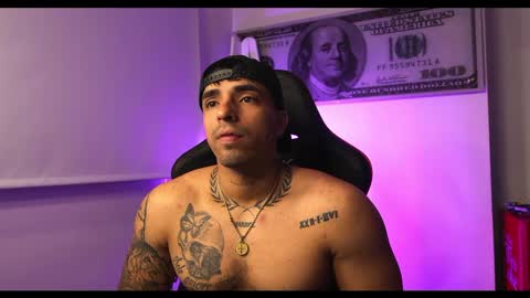 Snapshot of darius_phoenix chatting on February 15, 2025, 5:09 am Darius Phoenix online show from February 15, 2025, 5:09 am