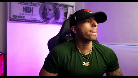 Snapshot of darius_phoenix chatting on February 17, 2025, 5:10 pm Darius Phoenix online show from February 17, 2025, 5:10 pm