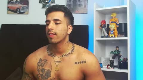 Snapshot of darius_phoenix chatting on March 4, 2025, 3:33 am Darius Phoenix online show from March 4, 2025, 3:33 am