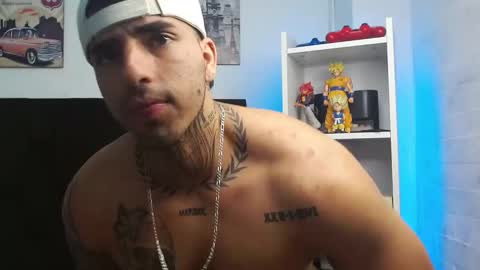 Snapshot of darius_phoenix chatting on March 12, 2025, 4:08 am Darius Phoenix online show from March 12, 2025, 4:08 am