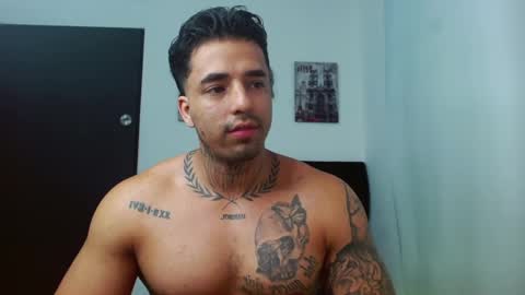 Snapshot of darius_phoenix chatting on September 10, 2025, 9:48 pm Darius Phoenix online show from September 10, 2025, 9:48 pm