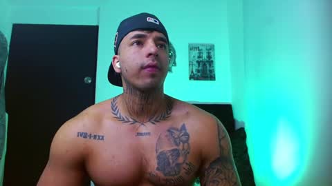 Snapshot of darius_phoenix chatting on September 12, 2025, 10:43 pm Darius Phoenix online show from September 12, 2025, 10:43 pm