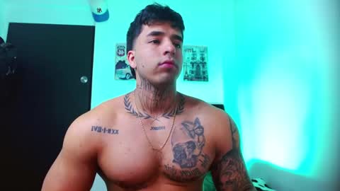 Snapshot of darius_phoenix chatting on September 15, 2025, 10:54 pm Darius Phoenix online show from September 15, 2025, 10:54 pm