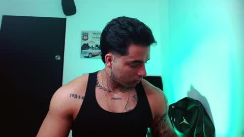 Snapshot of darius_phoenix chatting on September 16, 2025, 8:10 pm Darius Phoenix online show from September 16, 2025, 8:10 pm