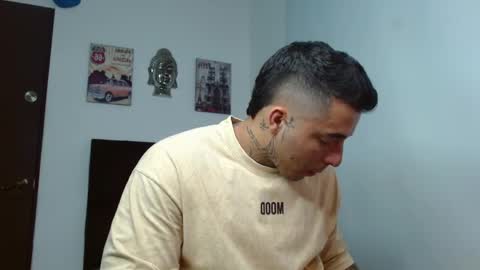 Snapshot of darius_phoenix chatting on September 30, 2025, 10:04 pm Darius Phoenix online show from September 30, 2025, 10:04 pm