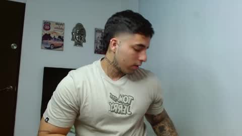 Snapshot of darius_phoenix chatting on October 26, 2025, 10:25 pm Darius Phoenix online show from October 26, 2025, 10:25 pm