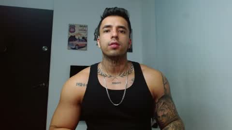 Snapshot of darius_phoenix chatting on October 28, 2025, 9:50 pm Darius Phoenix online show from October 28, 2025, 9:50 pm