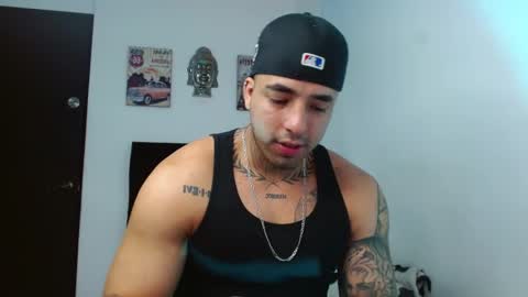 Snapshot of darius_phoenix chatting on October 29, 2025, 7:04 pm Darius Phoenix online show from October 29, 2025, 7:04 pm